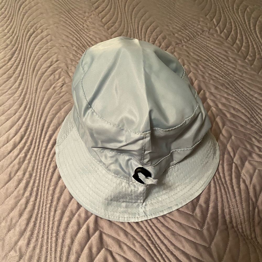 Bucket hat